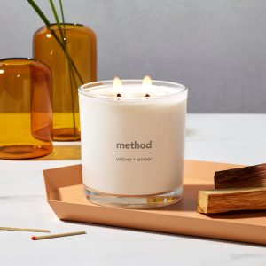 premium soy candle – vetiver + amber. 14 oz
