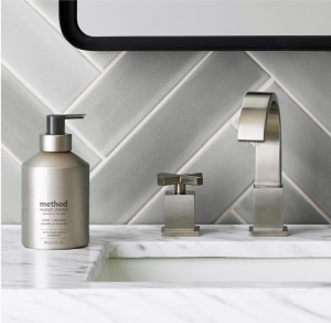 gel hand wash – violet + lavender. 12 fl oz